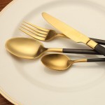 Bộ dao-nĩa-thìa đen vàng